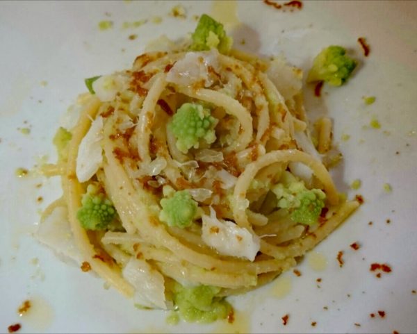 Spaghetti con baccalà, broccolo e bottarga