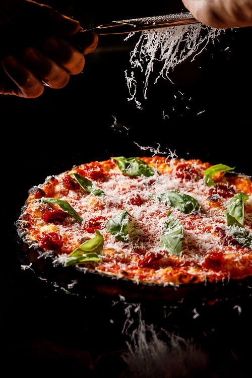 Seu Pizza Illuminati va al mare. Apre Tac ad Ostia