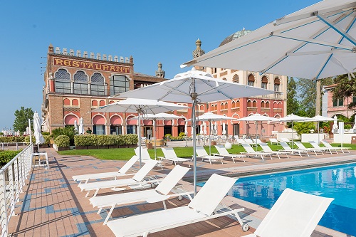 Porte aperte all'Hotel Excelsior al Lido di Venezia