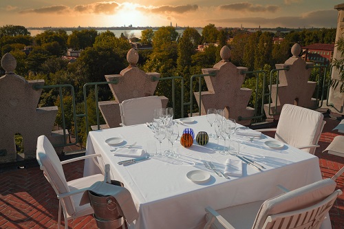Porte aperte all'Hotel Excelsior al Lido di Venezia
