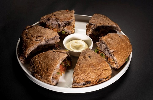 Tafuri, la carta delle margherite e la pizza all’ananas