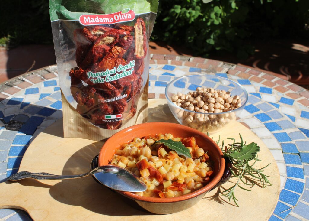 Pasta e ceci con pomodori secchi Madama Oliva