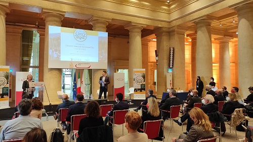 Otto vincitori (di cui due ex-aequo) nelle categorie in gara e tre menzioni speciali assegnati da una giuria di esperti.