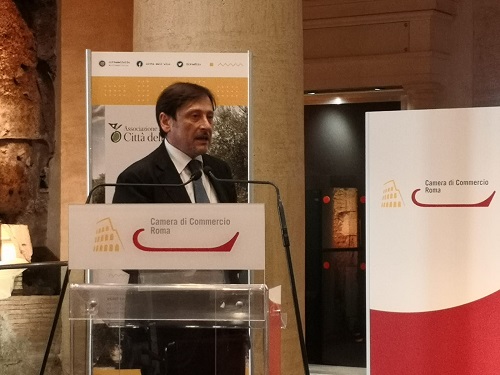 Otto vincitori (di cui due ex-aequo) nelle categorie in gara e tre menzioni speciali assegnati da una giuria di esperti.