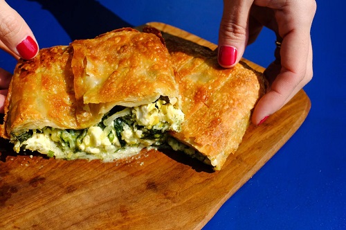 Torta salata con feta e verdure