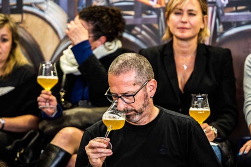 490 le aziende raccontate ed oltre 2.400 le birre e i sidri recensiti pi&ugrave; una grande degustazione di oltre 90 birrifici