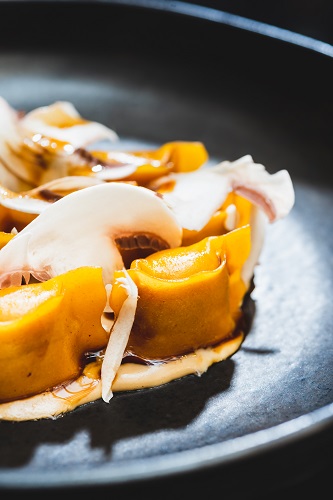 Nel centro di Milano, questo ristorante propone una cucina creativa, ricercata e attenta alla stagionalit&agrave;