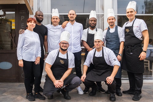 Pepe Nero a Bisceglie. Compie 10 anni e cambia pelle (ma non la pizza)