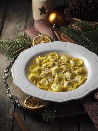 Tortellini in brodo