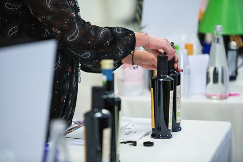 Sesta edizione per il progetto nato dalla volont&agrave; di fare qualcosa di concreto per la promozione dell&rsquo;Olio Extravergine di Oliva