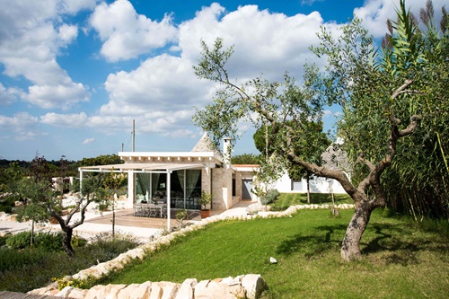 Terra Madre Group. La Puglia tra ville e trulli