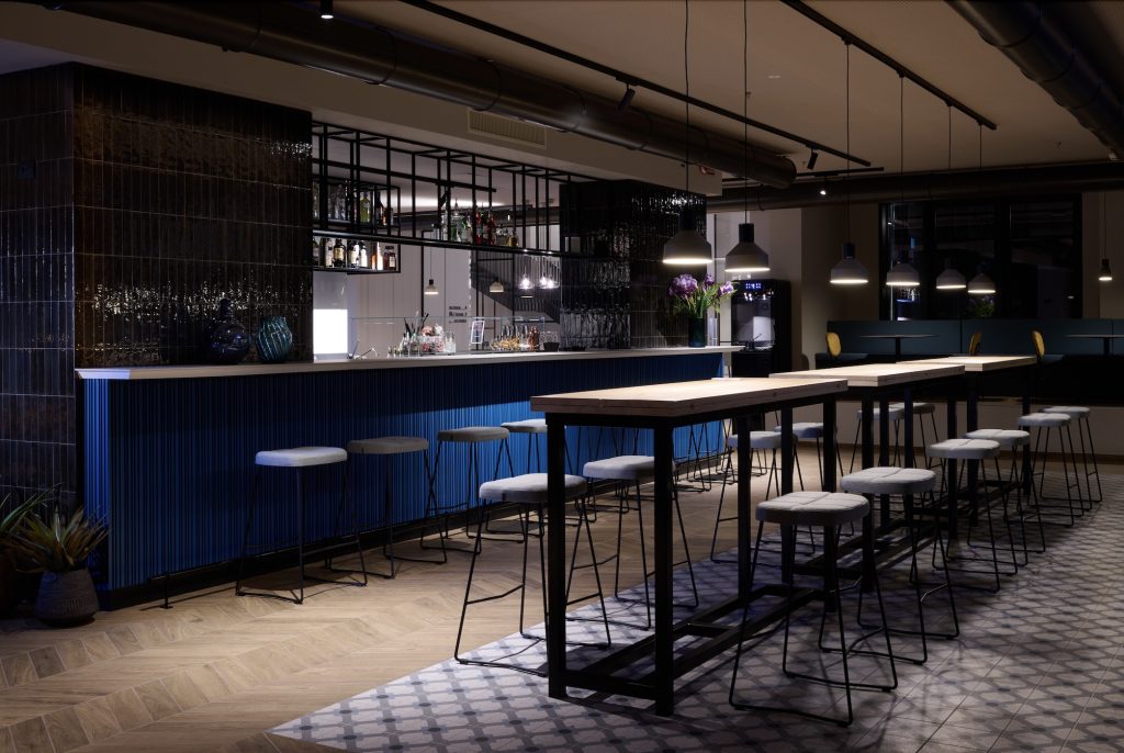 Living Bar Bistrot a Modena. Cocktail e food curato dallo chef Marchini