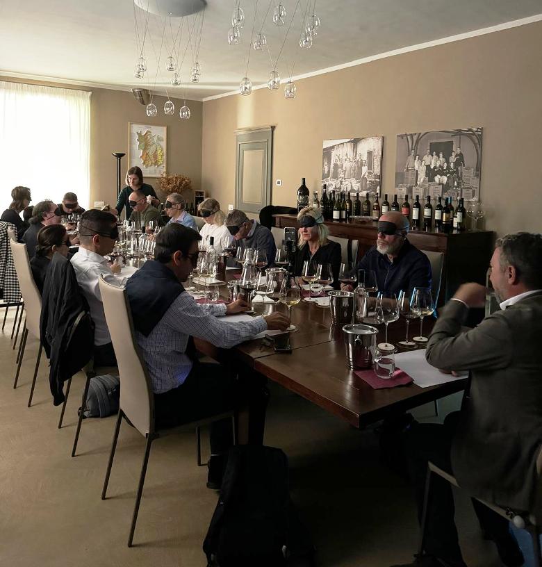 Degustazione al buio da Parusso, cantina delle Langhe