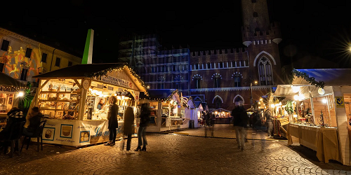 L&rsquo;evento, ricco di luci, colori e mercatini natalizi veri protagonisti nei territori di Langhe - Roero e Monferrato diventa maggiorenne