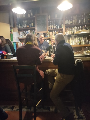 La storica enoteca di Via dei Serpenti compie 25 anni