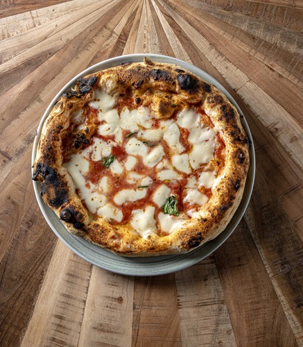 Pizza, vino e bollicine. Apre una nuova pizzeria a Roma