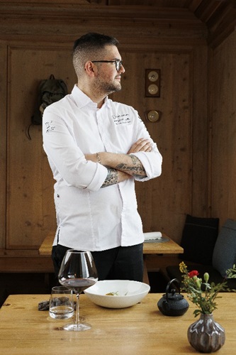 Lo chef umbro che dirige 7 cucine a Livigno (una anche vegana)