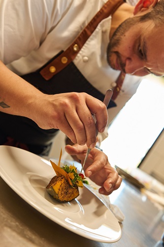 Lascia il calcio e apre un relais nel Monferrato