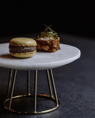 Otto tavoli e un menu internazionale, nel quartiere San Giovanni a Roma