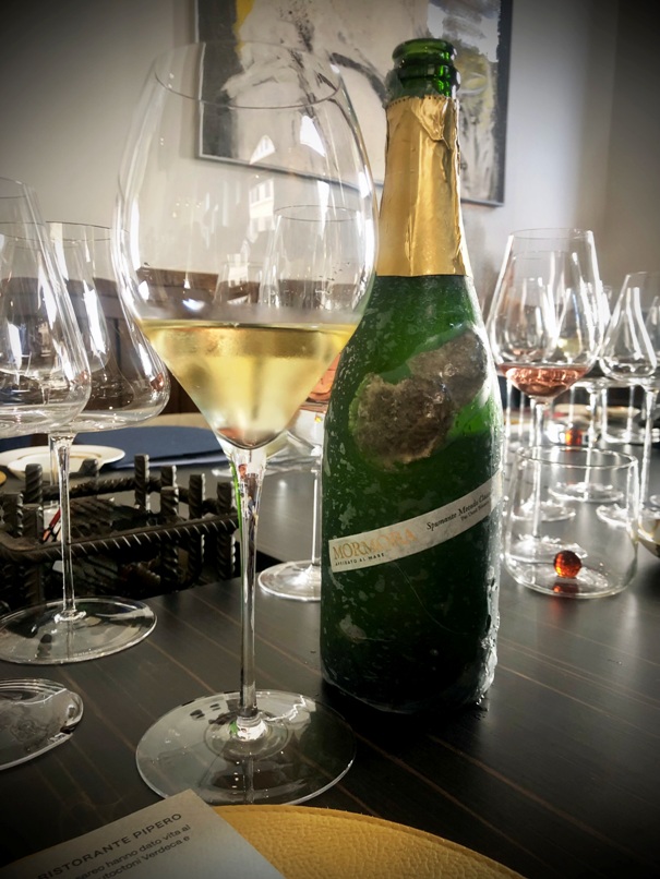 Paololeo presenta Mormora, lo spumante del mare