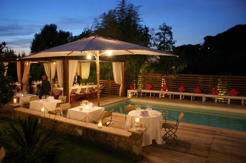 Nel ristorante di famiglia, su un colle al confine con l'Umbria, la chef Laura Marciani rielabora piatti della tradizione sabina e dedica il suo impegno anche alla solidariet&agrave; 