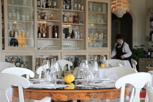 Nel ristorante di famiglia, su un colle al confine con l'Umbria, la chef Laura Marciani rielabora piatti della tradizione sabina e dedica il suo impegno anche alla solidariet&agrave; 