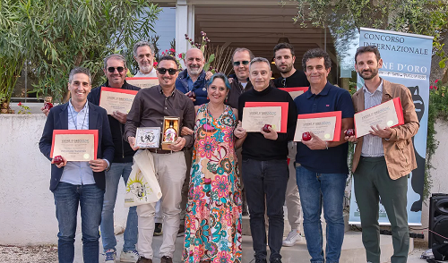 L&rsquo;olio prodotto dall&rsquo;azienda pugliese insignita da uno dei premi che seleziona i migliori extravergini italiani e stranieri