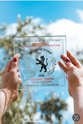 L&rsquo;olio prodotto dall&rsquo;azienda pugliese insignita da uno dei premi che seleziona i migliori extravergini italiani e stranieri