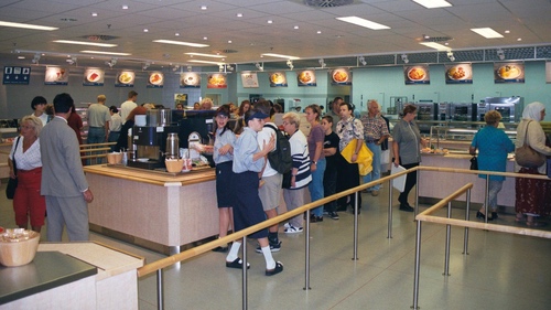 IKEA festeggia i 40 anni della sua polpetta con l&rsquo;arrivo del falafel!