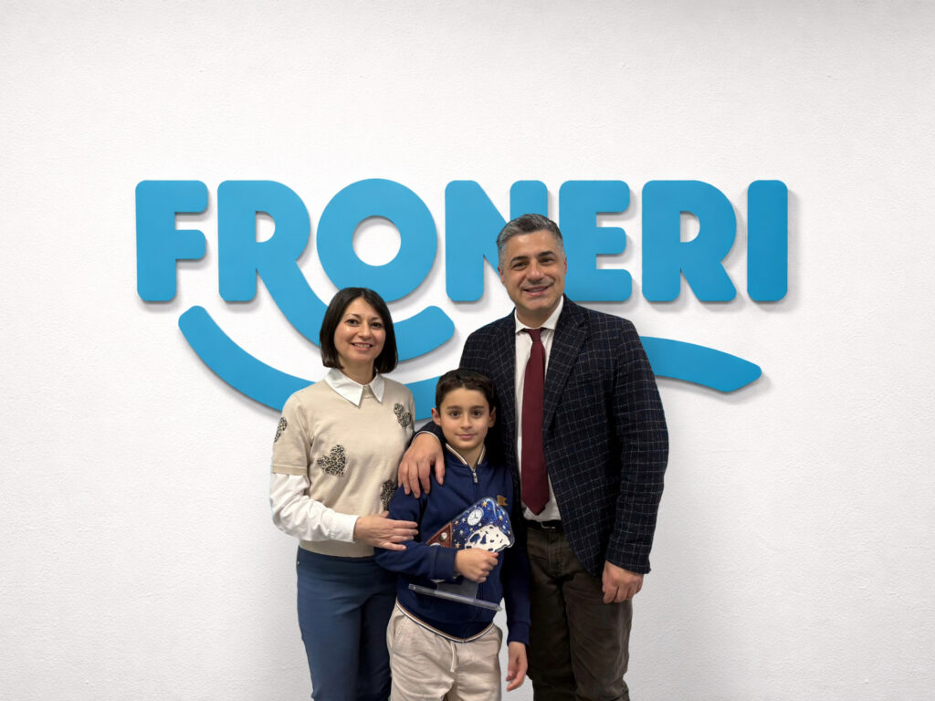 Un bimbo di nove anni disegna il suo gelato preferito e l’azienda lo invita a realizzarlo