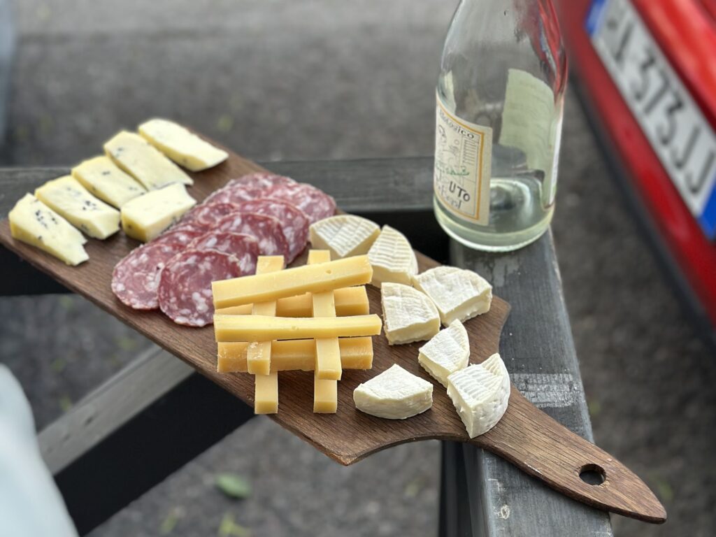 Lo storico bar &agrave; fromage romano lascia il centro e sceglie via Gallia