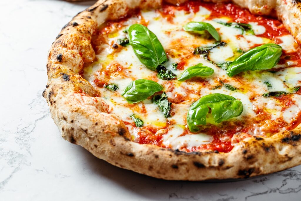 Diego Vitagliano festeggia 10 anni di attivit&agrave; e apre la sesta pizzeria